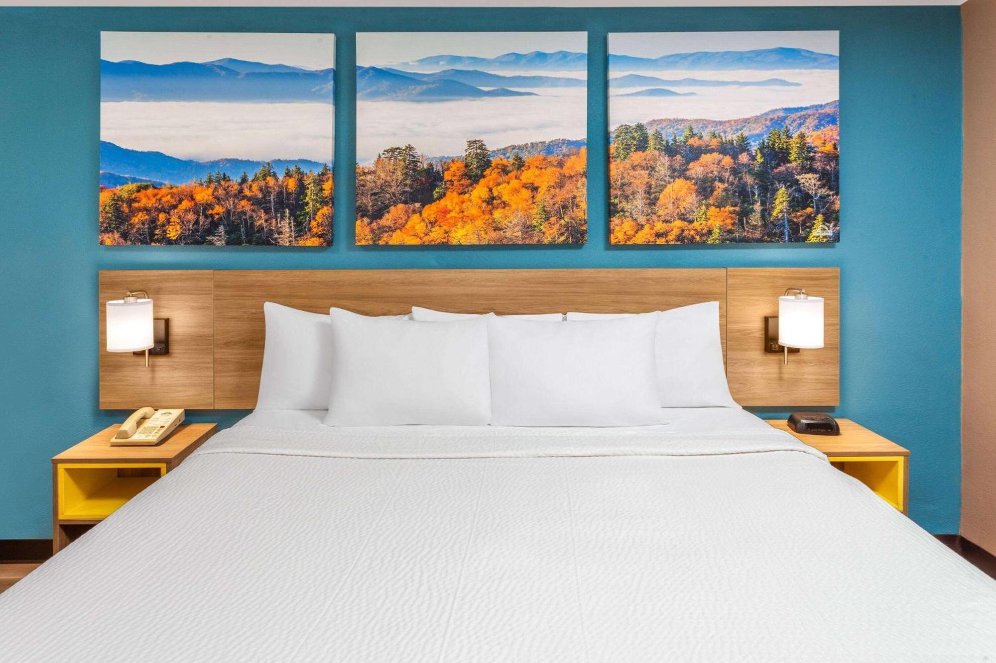 Days Inn By Wyndham Shelby Bagian luar foto