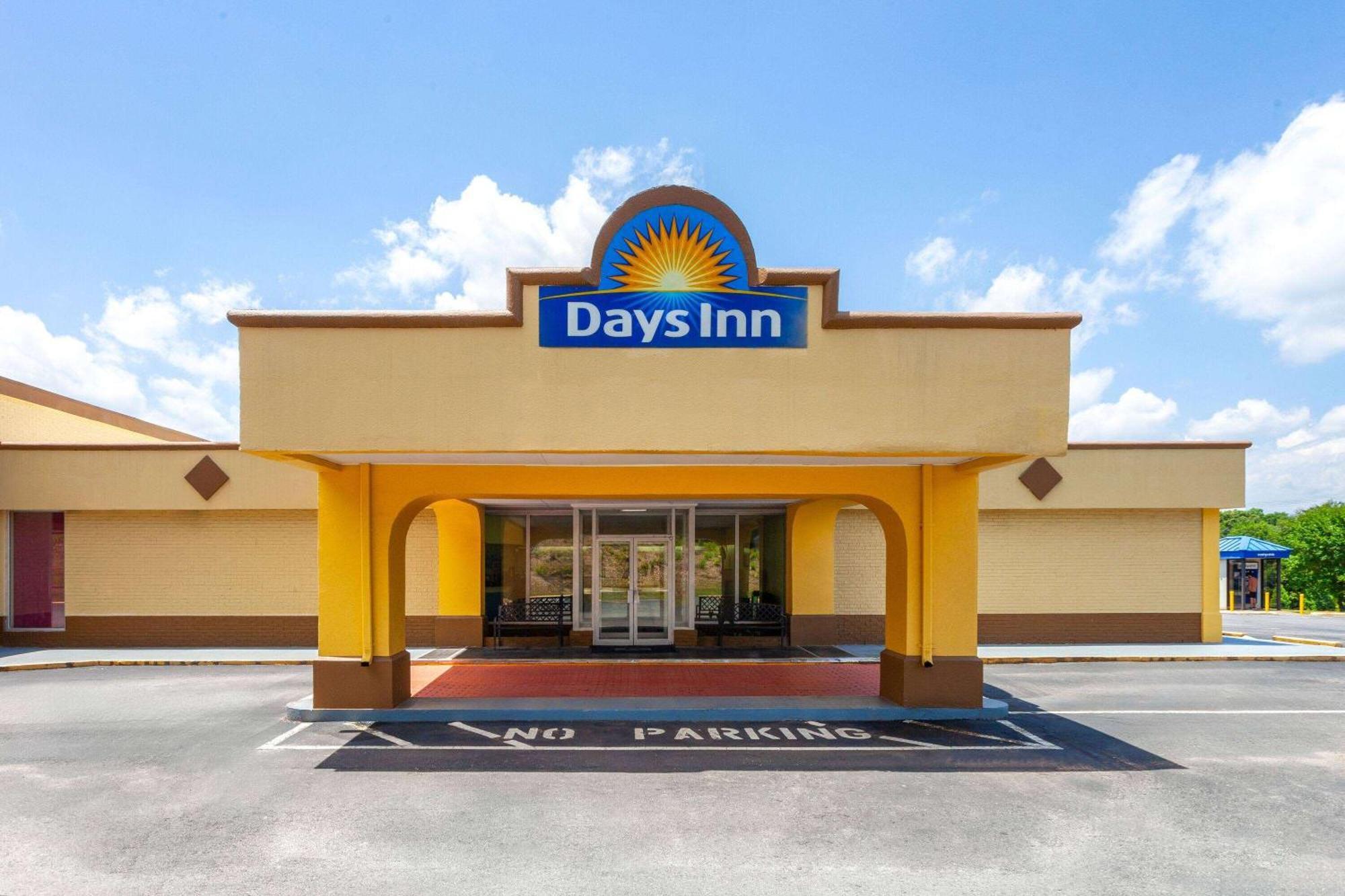 Days Inn By Wyndham Shelby Bagian luar foto