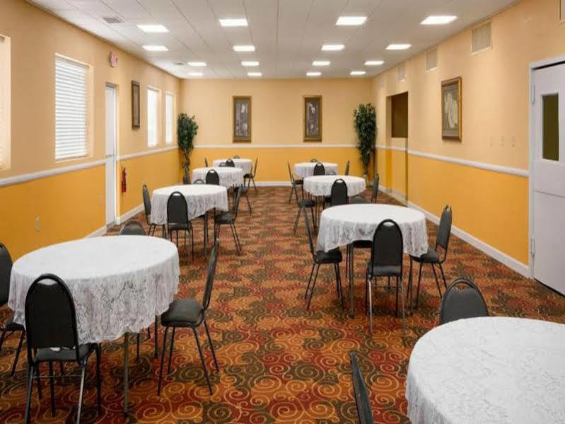 Days Inn By Wyndham Shelby Bagian luar foto